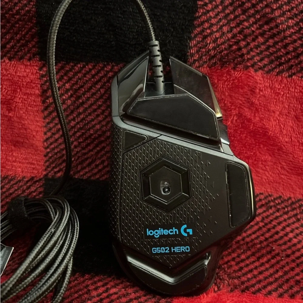 Logitech g502 Wired Gaming Mouse in Black and Silver